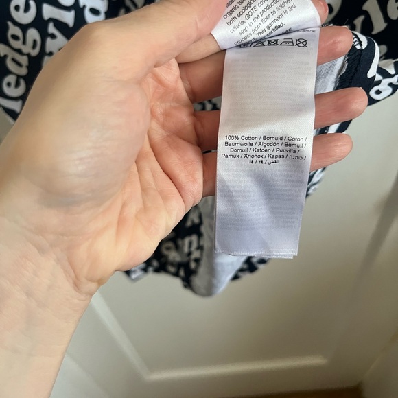 Knowledge Apparel "Knowledge" Lettering T-Shirt. - Picture 4 of 4